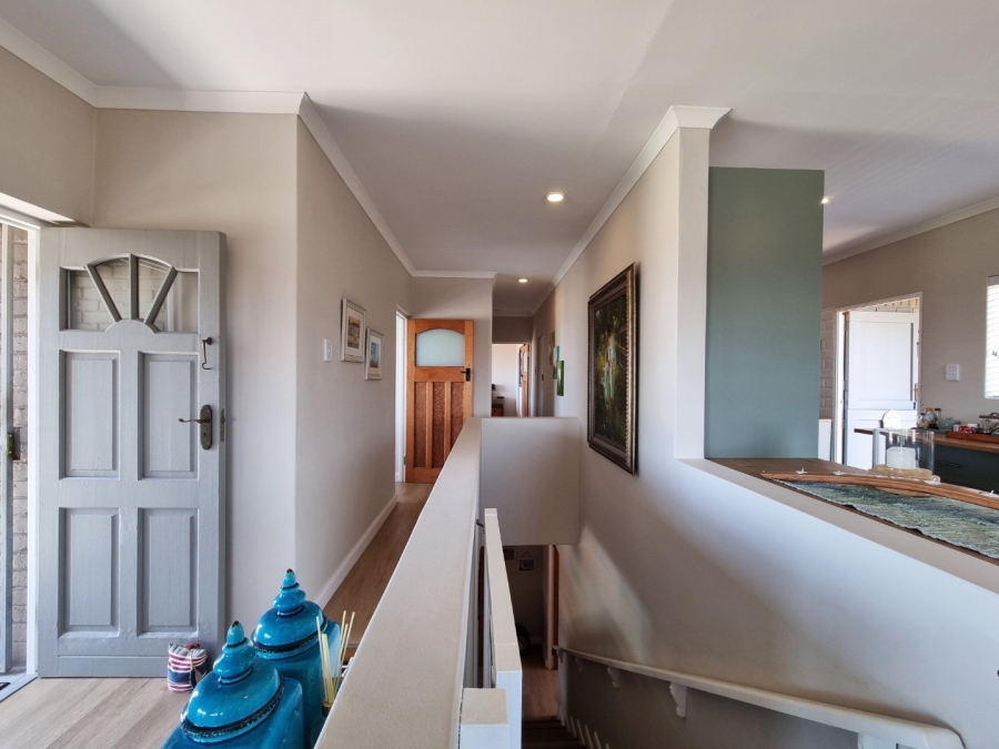 4 Bedroom Property for Sale in Wavecrest Eastern Cape